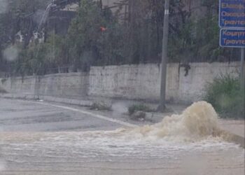 «Υπερχείλισε» το Αγρίνιο – «Ποτάμια» οι δρόμοι (βίντεο)
