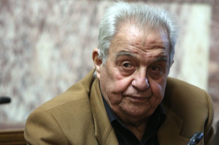 Ενός λεπτού σιγή στη Βουλή για τον Αλέκο Φλαμπουράρη