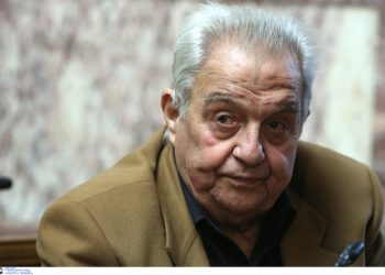 Ενός λεπτού σιγή στη Βουλή για τον Αλέκο Φλαμπουράρη