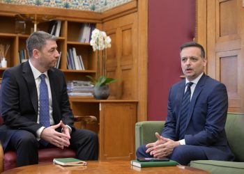 Προοδευτική ντρίπλα Ανδρουλάκη σε Χάρη Δούκα