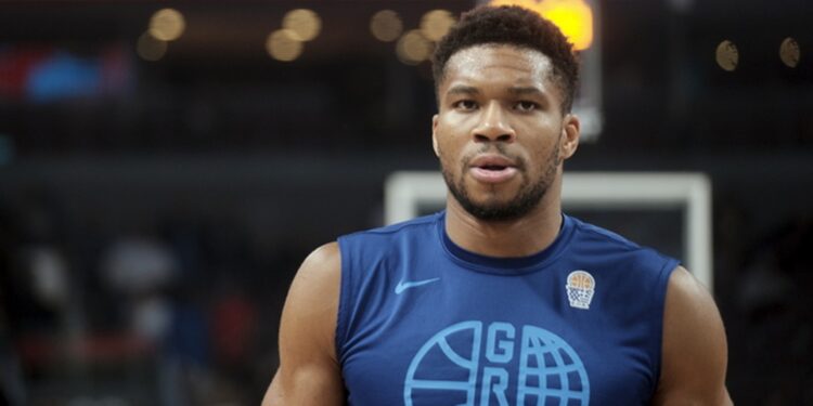 Με απίθανο buzzer beater του Γιάννη οι Μπακς «άλωσαν» την Ιντιάνα – Βίντεο