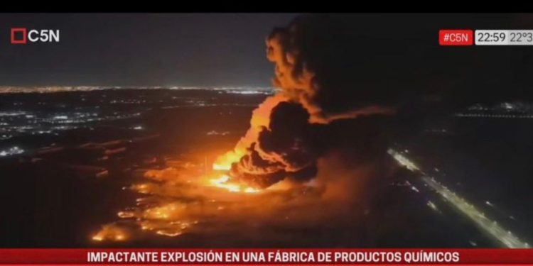 Μπουένος Άιρες: Αλυσιδωτές εκρήξεις σε βιομηχανική ζώνη με 20 τραυματίες (βίντεο)