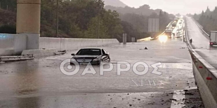 Πλημμυρισμένοι δρόμοι σε Μεσσηνία και Αρκαδία – Κλειστά σχολεία στη Μεγαλόπολη