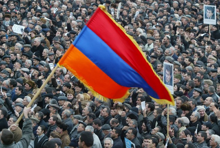 Σύγκρουση κυβέρνησης-εκκλησίας στην Αρμενία: Μάχη για την ταυτότητα της χώρας