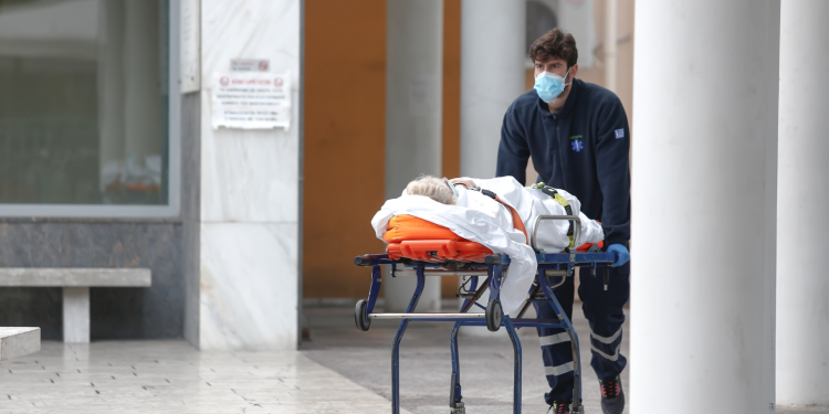 Θεσσαλονίκη: Στο ΑΧΕΠΑ με οξεία ηπατική ανεπάρκεια ζευγάρι που κατανάλωσε μανιτάρια