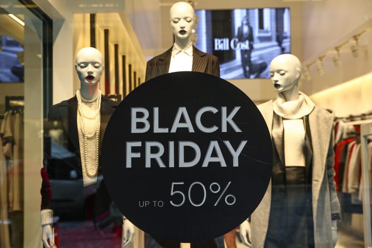 Οι εργαζόμενοι στον όμιλο Zara σχεδιάζουν κινητοποιήσεις την Black Friday