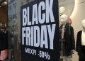 Black Friday: Σε «ξεπούλημα» της τελευταίας στιγμής ελπίζει η αγορά – «Εχθρός» της ένδυσης ο ζεστός Νοέμβριος