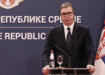 Σερβία: Επεισόδια με υποστηρικτές του Βούτσιτς έξω απο το Κοινοβούλιο