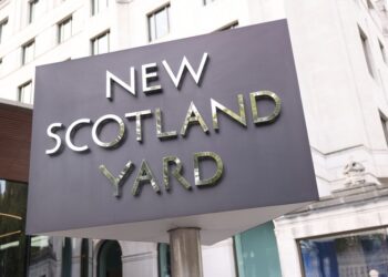 Βρετανία: Δέκα τραυματίες από επίθεση με μαχαίρι σε τραίνο (βίντεο)