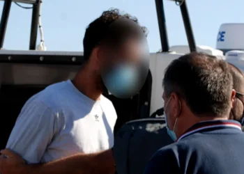 Ξέσπασε η μητέρα της Γαρυφαλλιάς: «Το παιδί μου είναι κάτω από 4 μάρμαρα»