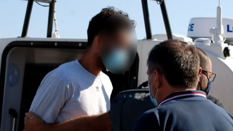 Ξέσπασε η μητέρα της Γαρυφαλλιάς: «Το παιδί μου είναι κάτω από 4 μάρμαρα»