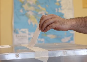 Δημοσκόπηση Interview: Χάνει 4 από τις 13 περιφέρειες η Νέα Δημοκρατία – Στο 29% οι θετικές γνώμες για Τσίπρα