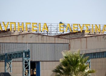 «Ναυμαχία» ΗΠΑ – Κίνας με επίκεντρο το λιμάνι της Ελευσίνας