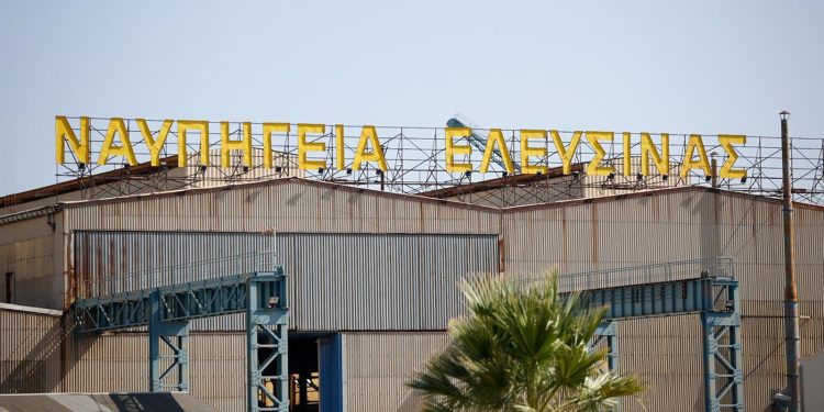 «Ναυμαχία» ΗΠΑ – Κίνας με επίκεντρο το λιμάνι της Ελευσίνας