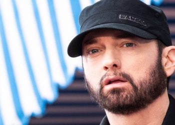 Ο Έμινεμ μηνύει την αυστραλιανή εταιρεία «Swim Shady»