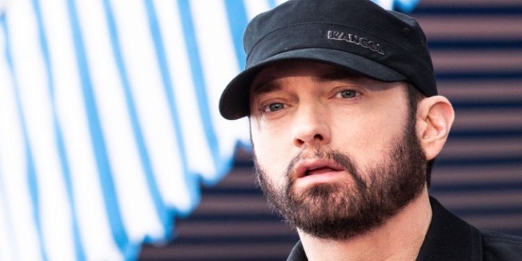 Ο Έμινεμ μηνύει την αυστραλιανή εταιρεία «Swim Shady»