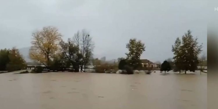 Πρόβληματα στη Δυτική Ελλάδα από την κακοκαιρία: Κατολισθήσεις και πλημμύρες στην Ήπειρο