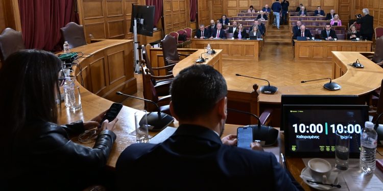 «Βράζει» η γαλάζια ΚΟ με τη στάση του «Φραπέ» αλλά αρνήθηκε τη βίαιη προσαγωγή