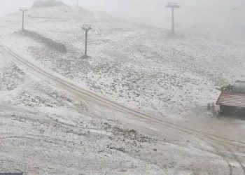 H Adel «έντυσε» τα χιονοδρομικά κέντρα:  Στα λευκά Παρνασσός, Καλάβρυτα, Καϊμακτσαλάν