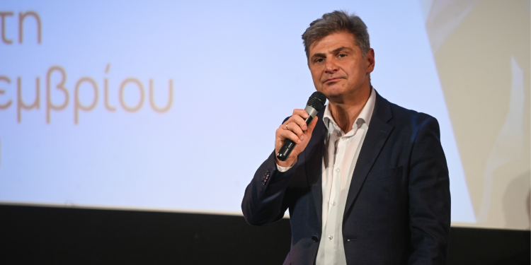 Επίθεση Φαραντούρη στην κυβέρνηση για τις μειωμένες πιστώσεις στους αγρότες