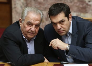 Αλέκος Φλαμπουράρης: Οι άγνωστες ιστορίες του «Στάθη» που έστηνε τα φεστιβάλ και έγινε ο «μπαμπάς» της γενιάς Τσίπρα
