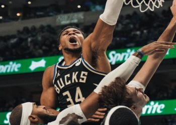 Δύο εβδομάδες εκτός ο Γιάννης Αντετοκούνμπο στο ΝΒΑ