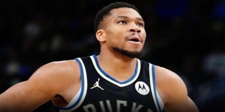 Έληξε… άδοξα η βραδιά για τον Γιάννη Αντετοκούνμπο – Τραυματίστηκε στο ματς με τους Καβαλίερς