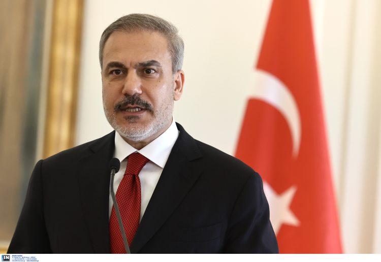 Προκαλεί ξανά ο Χακάν Φιντάν: «Λύση δύο κρατών στην Κύπρο»