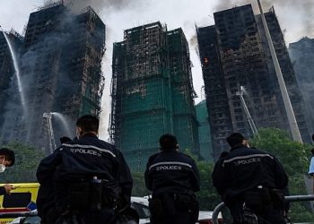 Χονγκ Κονγκ: Στους 94 οι νεκροί και 76 οι τραυματίες από τη φονική φωτιά (βίντεο)