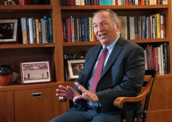 Στη σκία του Έπσταϊν, παραιτείται ο Λάρι Σάμερς από το Δ.Σ της OpenAI