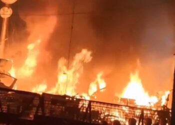 Νέο Δελχί: Φονική έκρηξη συγκλονίζει την πόλη – 8 νεκροί (βίντεο)