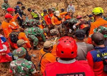 Κατολισθήσεις στην Ινδονησία: Τουλάχιστον 30 νεκροί στην Ιάβα