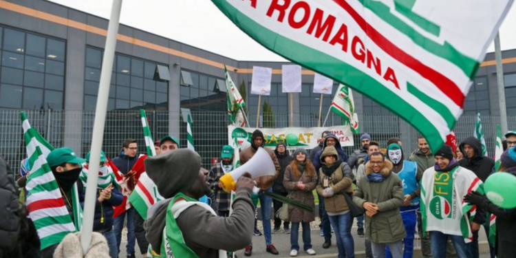 Σε απεργιακό κλοιό η Ιταλία για τον προϋπολογισμό – «Χειρόφρενο» στα ΜΜΜ