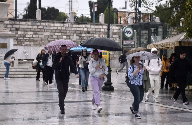 Έρχεται η κακοκαιρία Adel: Οι δύο φάσεις και οι περιοχές στο «κόκκινο»