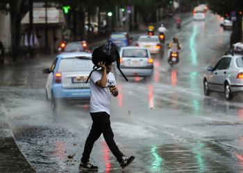 Κακοκαιρία ADEL: Στο «κόκκινο» Βόρειο και Νότιο Αιγαίο