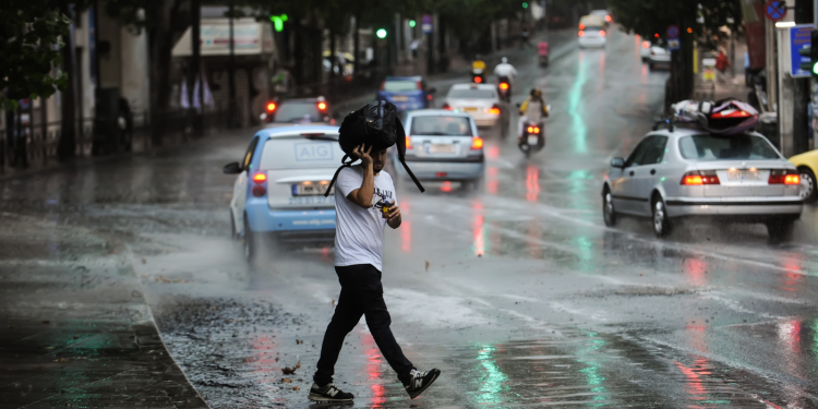 Κακοκαιρία ADEL: Στο «κόκκινο» Βόρειο και Νότιο Αιγαίο