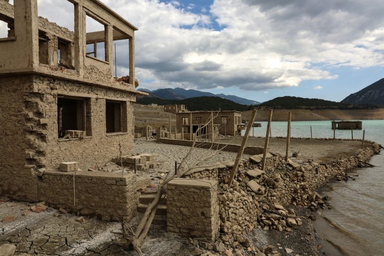 Καθυστέρησε η Κυβέρνηση με τη λειψυδρία και τώρα τρέχει και δεν φτάνει