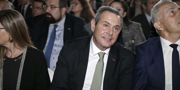 Σκληρή επίθεση Καμμένου σε Σαμαρά: Το αρχαιότερο επάγγελμα έχει και πολιτική εκδοχή