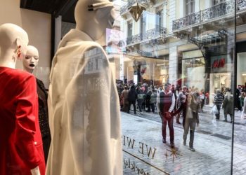 Ανοιχτά σήμερα τα καταστήματα – Πώς θα λειτουργήσουν τις Κυριακές του Δεκέμβρη