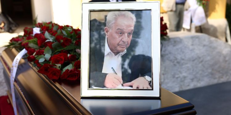 Αλέκος Φλαμπουράρης: Το τελευταίο αντίο στο Πάρκο Ελευθερίας (Φωτό)