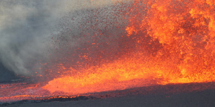 Νέα έκρηξη στο ηφαίστειο Κιλαουέα – Εκτοξέυτηκε λάβα 120 μέτρων (Βίντεο)