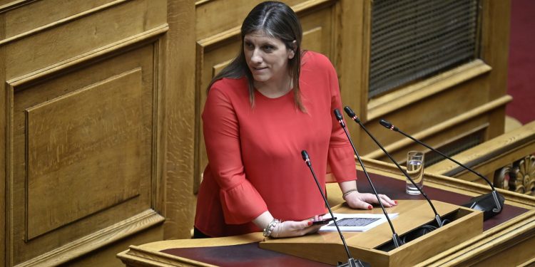 Ένταση με Κωνσταντοπούλου και Παπαχλιμίντζο στην ΕΡΤ: «Με ειρωνεύεστε;» – «Ναι, πήρα εντολή από τον Πάπα» (βίντεο)