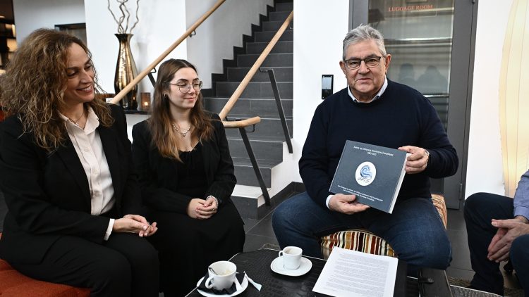 Ο Κουτσούμπας συναντήθηκε με την Ελληνική Κοινότητα Στοκχόλμης