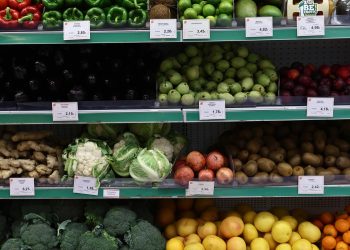 «Αχίλλειος πτέρνα» η ακρίβεια για την κυβέρνηση ενόψει εορτών