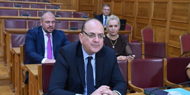 Το «σόου» Λαζαρίδη που τίναξε στον αέρα την Εξεταστική: Ο «κολλητός του Ανδρουλάκη» και οι «πράσινοι Φραπέδες»