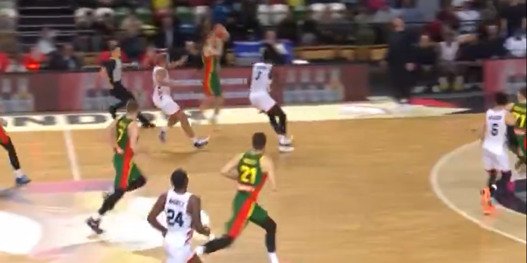 Απίθανος Σαργκιούνας γύρισε διαφορά 7 πόντων σε 15 δευτερόλεπτα στο Λιθουανία – Μεγάλη Βρετανία (βίντεο)