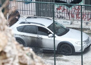 Επίθεση με μολότοφ κατά ομάδας της ΟΠΚΕ στο Λόφο του Στρέφη