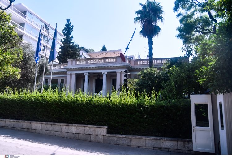 «Βραδυφλεγής βόμβα» για το Μαξίμου το αντάρτικο των γαλάζιων δημάρχων