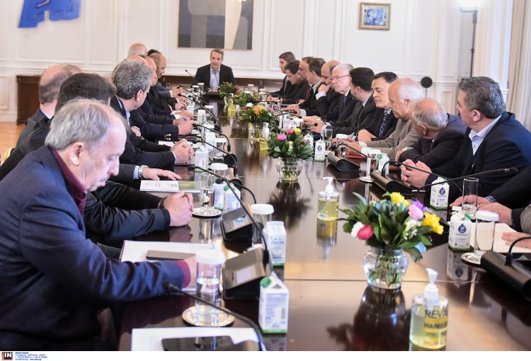 Τρομάζει το Μαξίμου το έλλειμμα επικοινωνίας με τους αγροτοσυνδικαλιστές