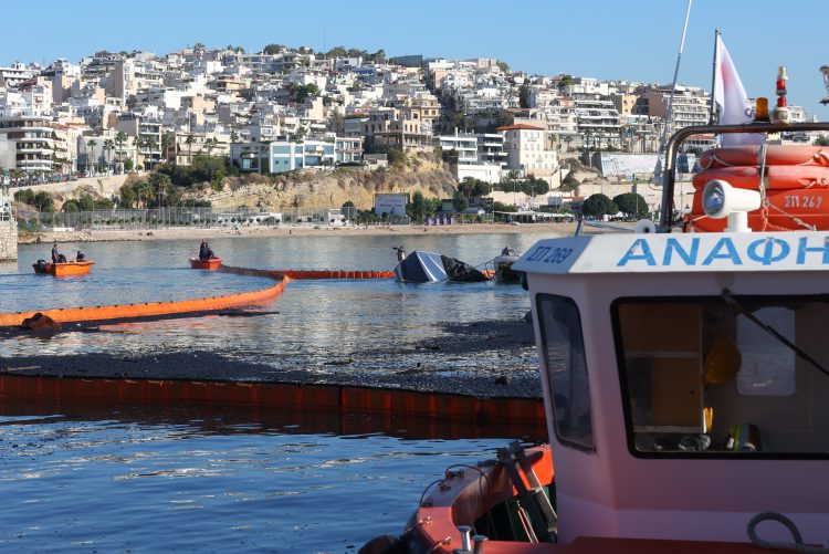 Πώς ξέσπασε η φωτιά στη Μαρίνα Ζέας – Τέσσερα σκάφη βυθίστηκαν